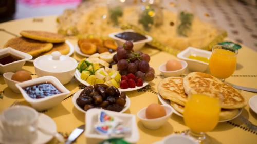 Đồ ăn tại/gần căn hộ