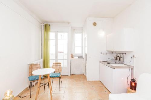 A bright studio near Paris – Photos 5