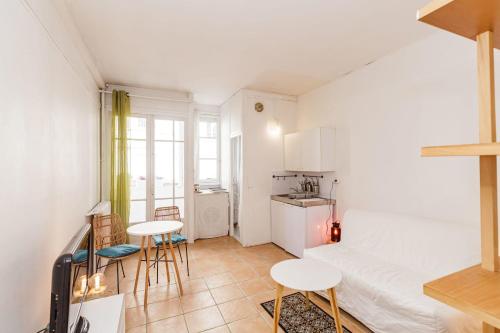 A bright studio near Paris – Photos 4