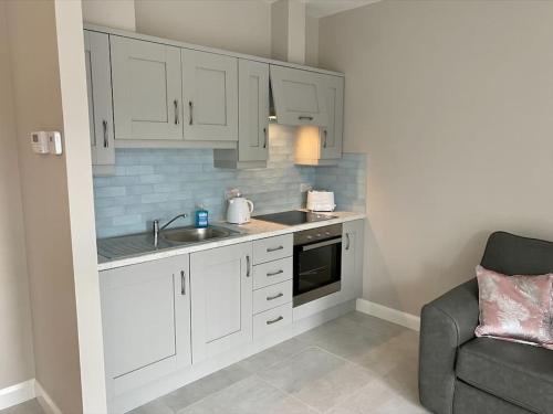 Cucina o angolo cottura di Erne Getaway No.8 Brand new 1 bed apartment