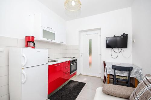 Kuchyňa alebo kuchynka v ubytovaní Apartments Paolo