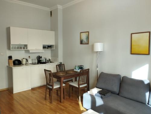 Kuchyňa alebo kuchynka v ubytovaní Rotes Haus Apartment