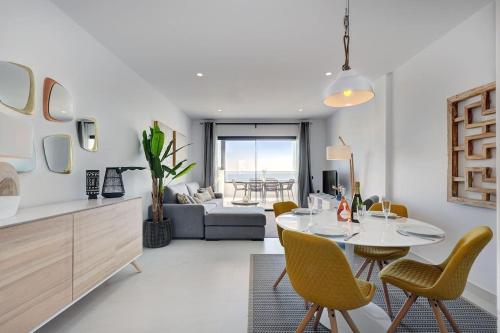 New 2 Bed Penthouse @ Estepona Hills With Sea View