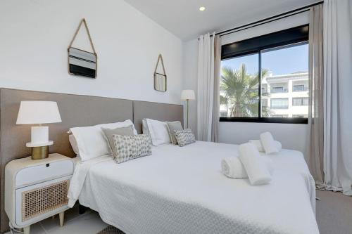 New 2 Bed Penthouse @ Estepona Hills With Sea View