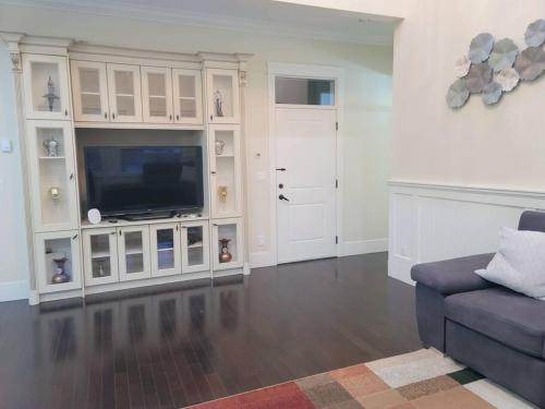 Private Luxurious 3bed-3bath-Surrey – Photos 3