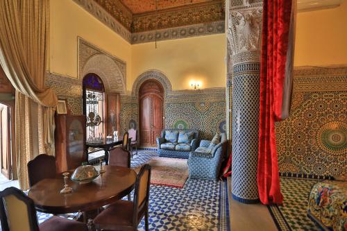 Appartement dans un palais de 19ème siecle.