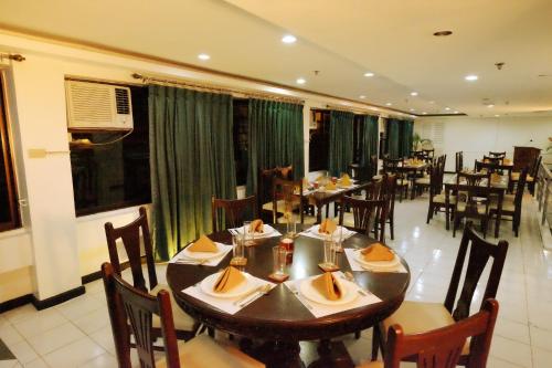 Gallery image of Harbor Town Hotel in Iloilo City