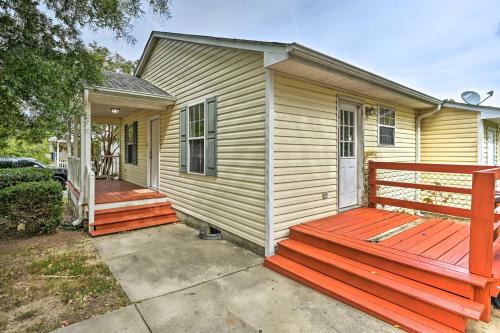 Charming Greensboro Getaway with Large Backyard – Photos 3