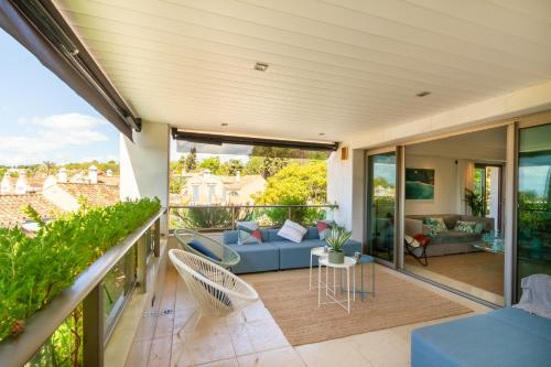 MARBELLA BANUS SUITES - Jardines del Príncipe - Golden Mile - Luxury Residence - Premium 3BR - 3BA - Spacious Outdoor Terrace - S Pool - Gym - Premium Finishes - Prime Golden Mile Location - Ideal for Families