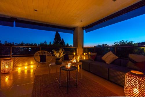 MARBELLA BANUS SUITES - Jardines del Príncipe - Golden Mile - Luxury Residence - Premium 3BR - 3BA - Spacious Outdoor Terrace - S Pool - Gym - Premium Finishes - Prime Golden Mile Location - Ideal for Families