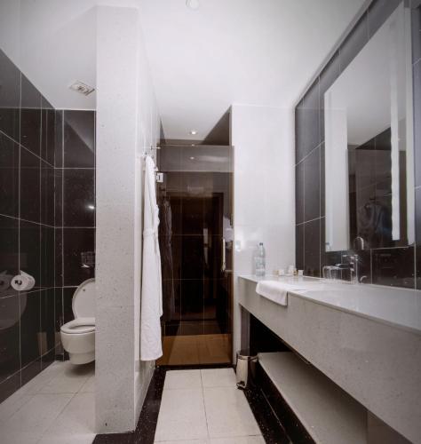 Un baño de Krystal Palace Douala