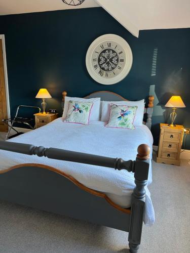 Overdale Guesthouse and Free Parking photo 86