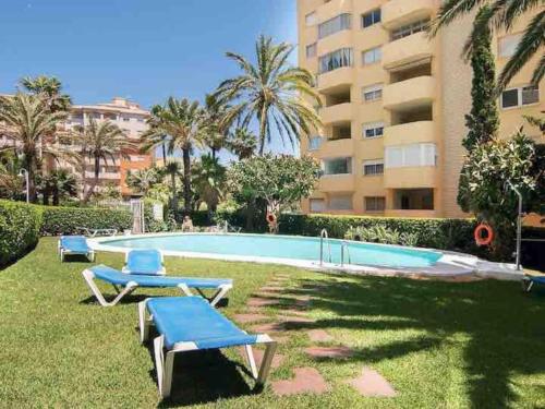 Lovely 1 bedroom apartment with sea views and pool