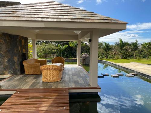 Πισίνα στο ή κοντά στο Green Creek Villa