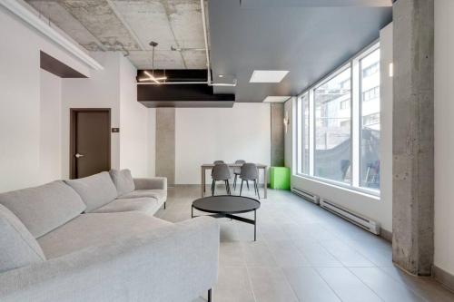 Initial / Cinéma +Parking / Centre-ville de Québec – Photos 4