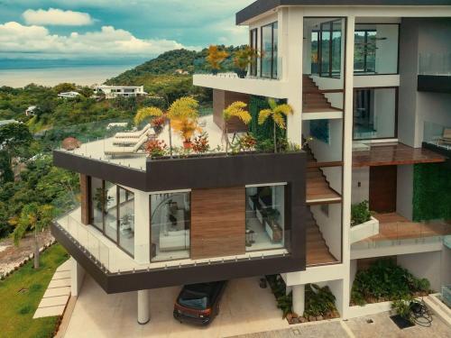 Super Lux Private Smart Home at the Beach and Jungle