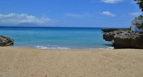 BEACHFRONT HOUSE – Photos 2
