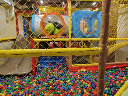a play room filled with lots of balls at Apartamenty Grapa Resort 2xSauny 2xSale zabaw Balia Kulkolandia in Białka Tatrzańska