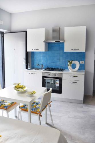 Η κουζίνα ή μικρή κουζίνα στο Studio Apartment Angelo - free private parking