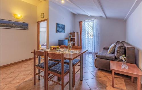 2 Bedroom Awesome Apartment In Medulin