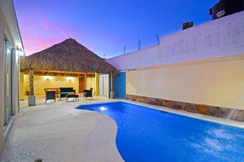 Πισίνα στο ή κοντά στο DT La Paz Condos with Pool & Palapa Lounge, 2 mi to Malecón