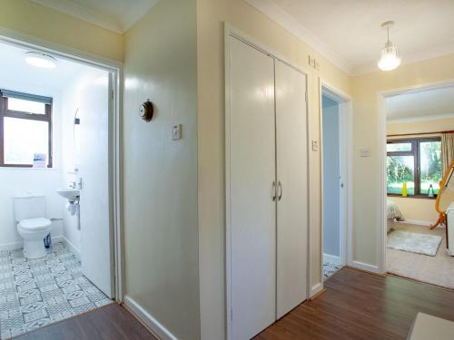 A bathroom at Purlbridge Bungalow