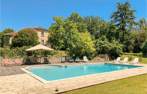 Awesome Home In Villeneuve Sut Lot With Outdoor Swimming Pool, 10 Bedrooms And Internet