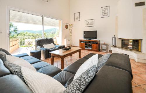 Nice Home In Ste-Anastasie-S-Issole