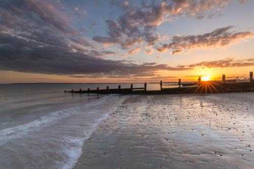 Beautiful 1-Bed Cabin in Hayling Island