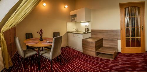 Cuisine ou kitchenette dans l'établissement Hotel Brixen