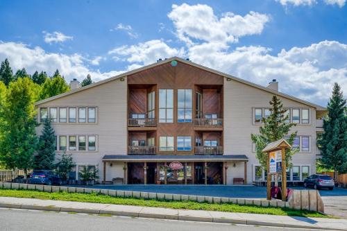 Slopeside Haven – Photos 2