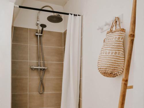 Photo de la galerie de l'établissement Le Petit Clos, à Oppedette