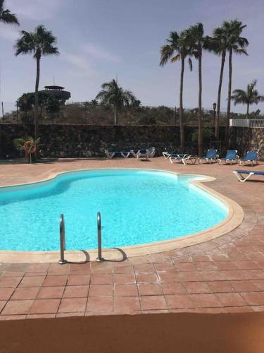 *1 bed apt, fibre, 200mt beach, 2 mins bars/shops*