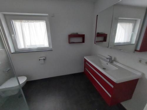 Koupelna v ubytování Comfortable room with double bed