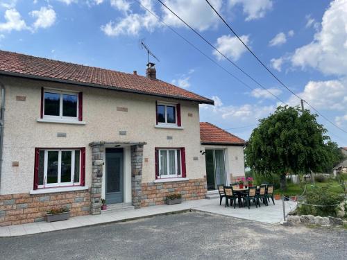 Gîte familial à la montagne avec jardin, terrasse et Wi-Fi - FR-1-489-332