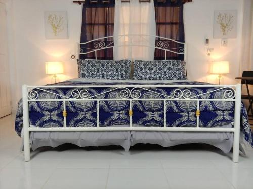 Postel nebo postele na pokoji v ubytování Dominican Suite 1, Incredible Suite/Studio (DS1)