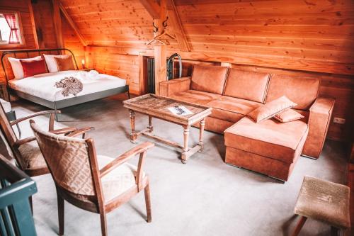 Posezení v ubytování CRASH'NSTAY - The Silo Bungalow