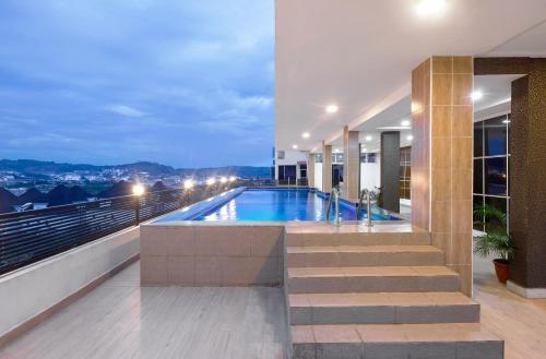 Bazén v ubytování Aveon Hotel nebo v jeho okolí