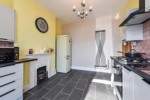 Traditional 3-Bed Property in Pontcanna with Parking photo 33