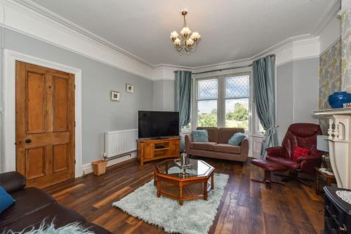 Traditional 3-Bed Property in Pontcanna with Parking photo 22