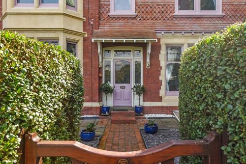 Traditional 3-Bed Property in Pontcanna with Parking photo 14