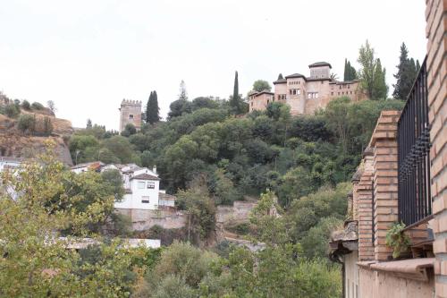 Imagen de la galería de Piso para cuatro a los pies de la Alhambra, en Granada