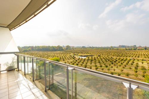 Μπαλκόνι ή βεράντα στο Glass House