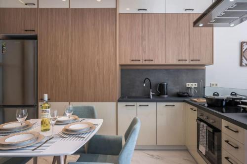 Fotografia z galérie ubytovania Kyma sea front - Apollon Lux apartment v destinácii Kolimvárion