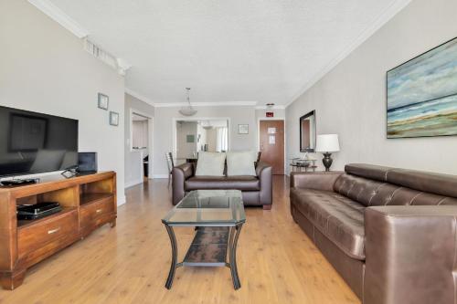 A seating area at THE TIDES 1 bedroom apt 10 floor WE ARE ON THE BEACH!