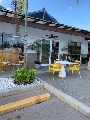 Restoran atau tempat lain untuk makan di Escapada familiar playa, toboganes y diversión fuera de la ciudad