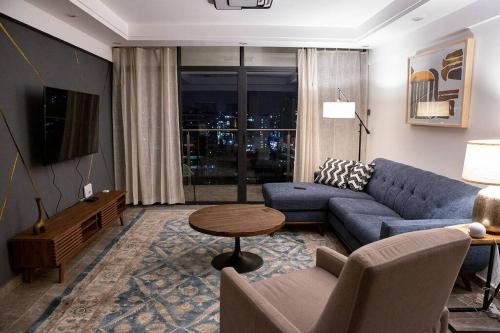Posezení v ubytování Nairobi Condo with a View