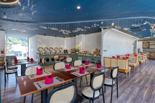 Restoran atau tempat lain untuk makan di The Almin Hotel