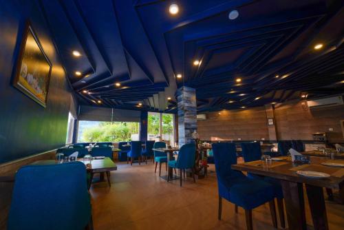 Restoran ili drugo mesto za obedovanje u objektu Neugal Riverfront Resort
