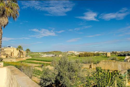 Paisaje cerca of this country house